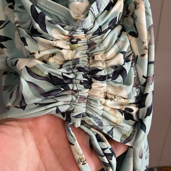 NipTuck Womens Blue Floral Multi Fit Cup One Piece Swimsuit - Picture 4 of 5